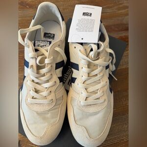 BRAND NEW in box Onitsuka Tiger Serrano Shoes in Birch/Peacoat
